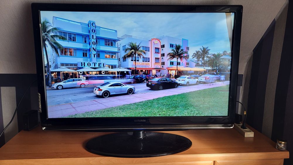 Thomson LCD 40 FE 9234 B uchwyt do powieszenia