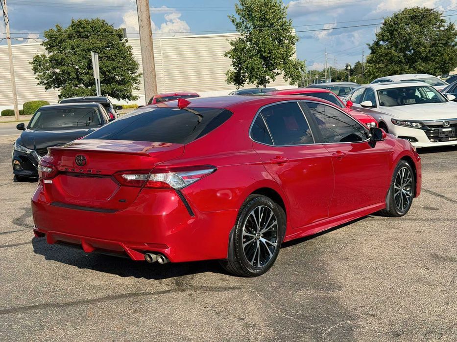 Toyota Camry      2020