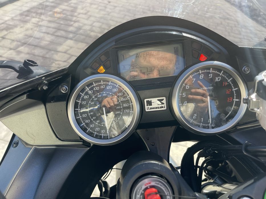Kawasaki ZZR14H в гарному стані