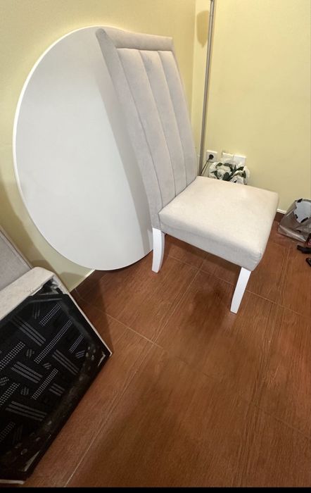 Vendo 4 Cadeiras Sala de Jantar em mto bom estado,