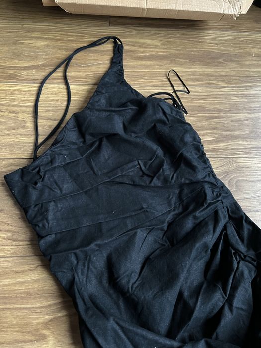 Sukienka Zara lniana viskoza na jedno ramię długa taliowana