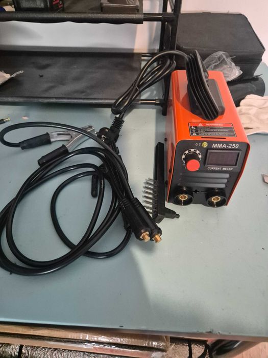 Máquina de soldar – vendo ou troco.