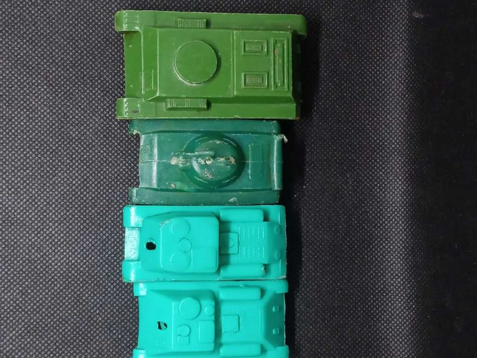 Игрушка ссср  пластиковый  танк, военная техника  времен ссср.