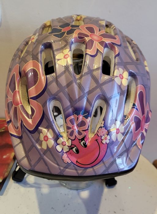 Kask na rower hulajnoge lub deskorolke