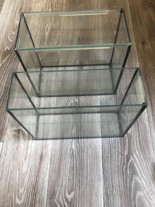 Акваріуми з кришкою та без