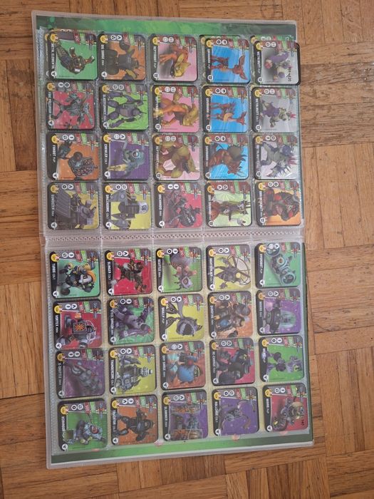 Invisimals Notebook: The Resistance (Tazos) – Complete64553258442626124