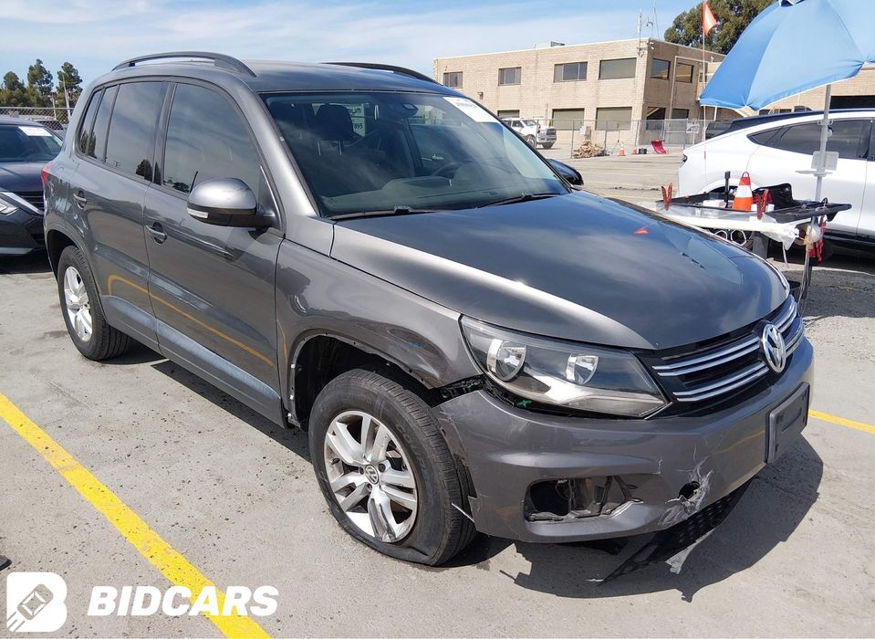 Volkswagen Tiguan 2.0 tsi 4*4. automat