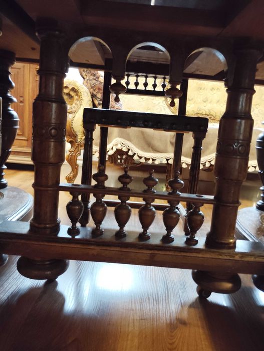 Rozkładany stół +6  krzeseł