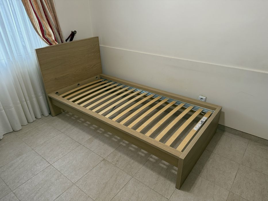 Estrutura de cama MALM 90x200 cm - chapa de carvalho c/ estrado Luröy