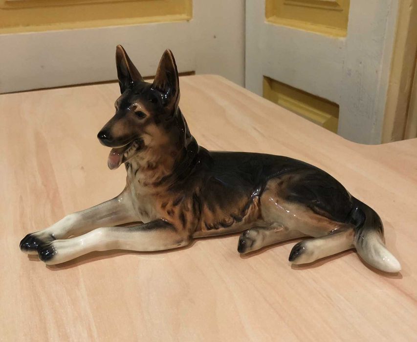 Фарфоровая статуэтка. Германия.