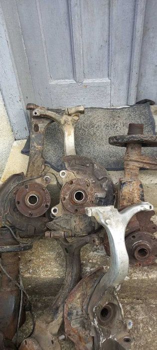 Цапфа  стойка  Ауді Audi