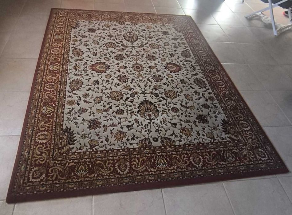 Carpete Clássica Floral 244x198 cm em Excelente Estado
