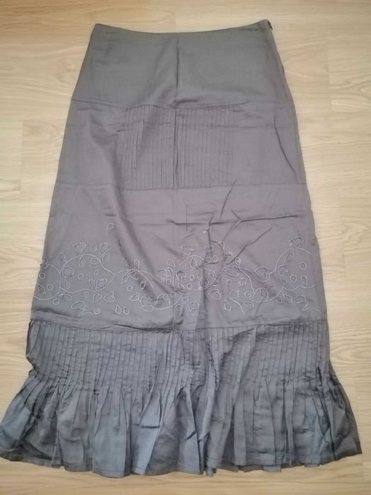 Saia Comprida Bordada Promod - Elegante e Confortável: Tam 42