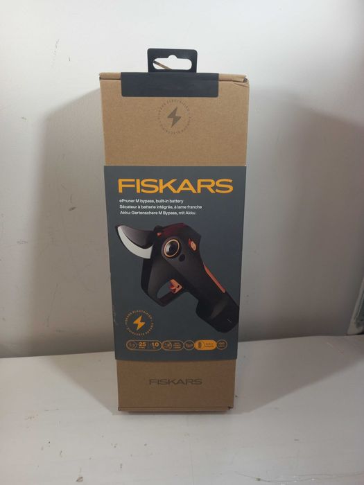 sekator elektryczny z wbudowanym akumulatorem fiskars