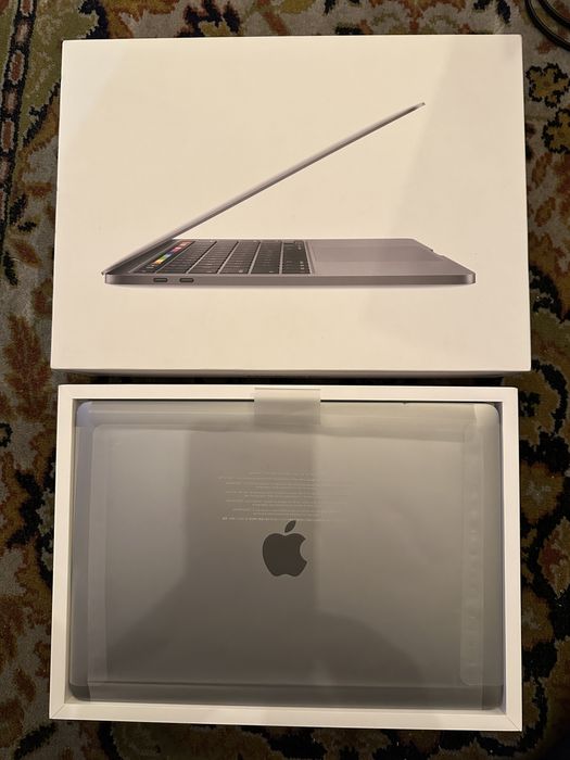 MacBook Pro 13, 2020, touch bar, como novo