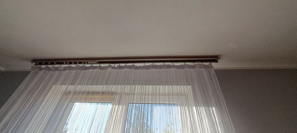 Karnisze podwójne sufitowe