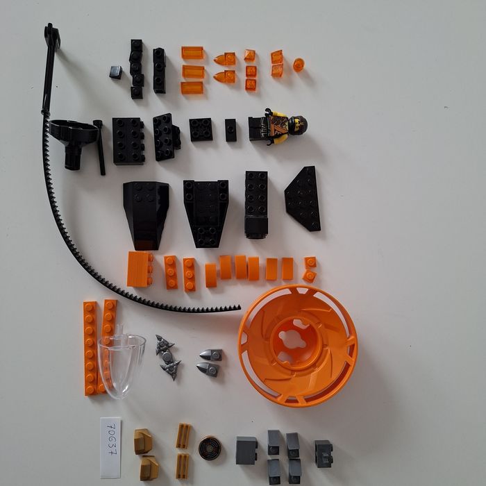 Lego NINJAGO Cole Spinjitzu Master 70637