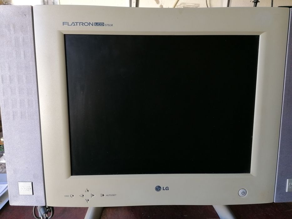 Monitores LCD baratos.