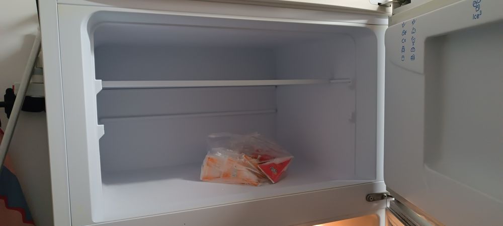 Frigorífico arca  70x70x1.80 Indesit