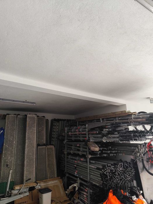 Pinturas, andaimes e lavangens