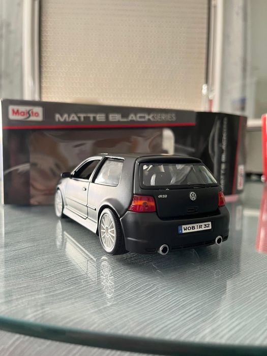 Miniatura Colecionável Volkswagen Golf R32 Maisto 1:24 – Envio Grátis