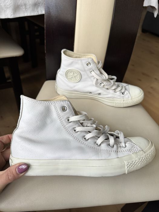 Białe skórzane trampki converse 39