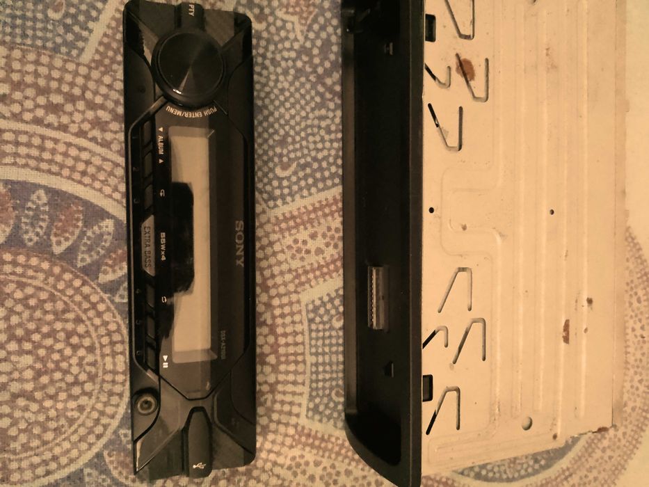 Auto-rádio Sony, porta USB