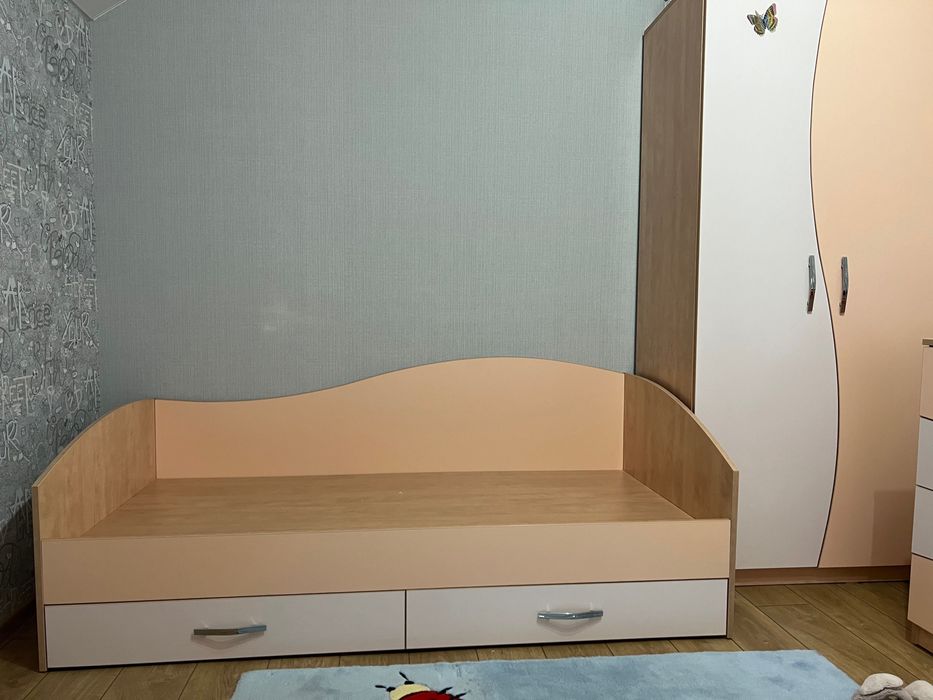 Односпальне ліжко з матрацом