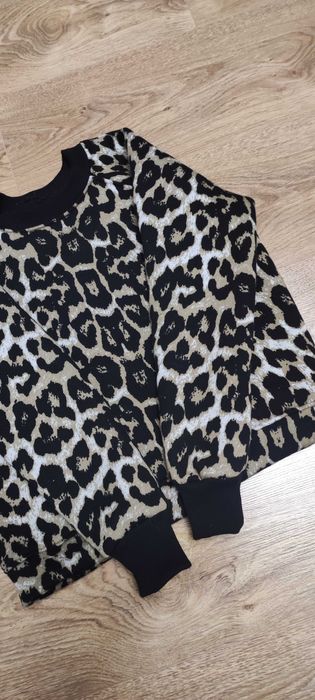 Тепла кофта на дівчинку 8-9 років