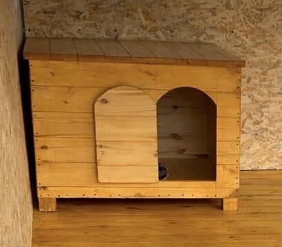 Велика будка для великих порід собак