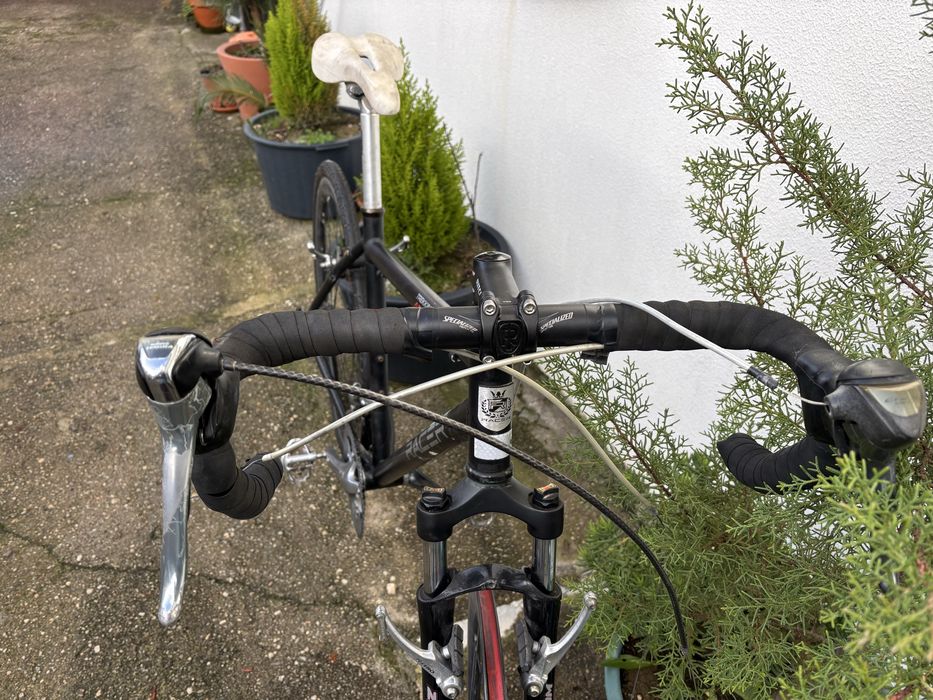 Bicicleta roda 28 estrada ou gravel