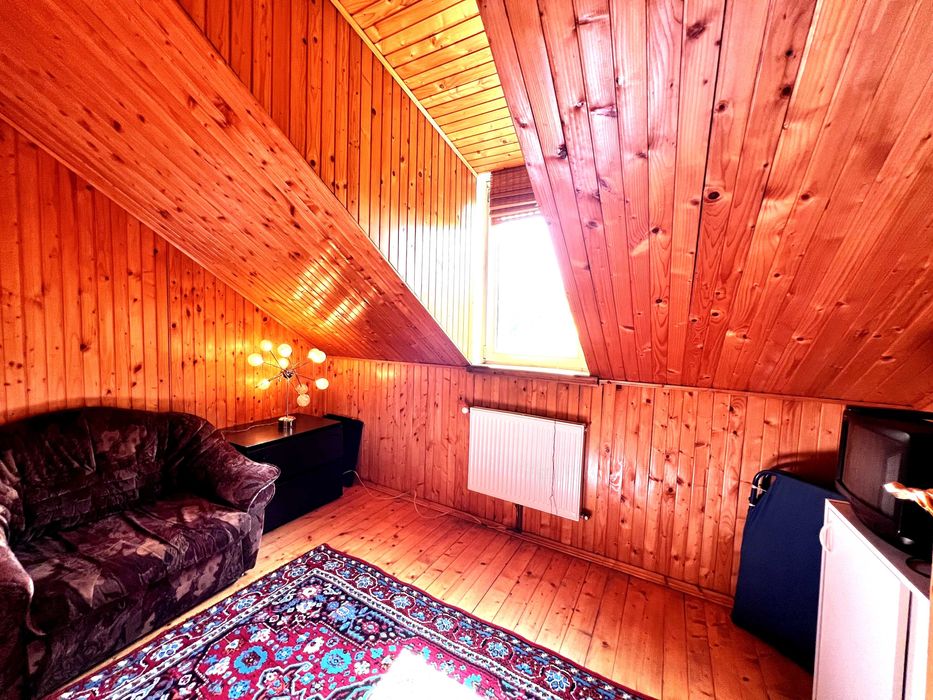 Напів-особняк в престижній центральній локації. Без тварин.