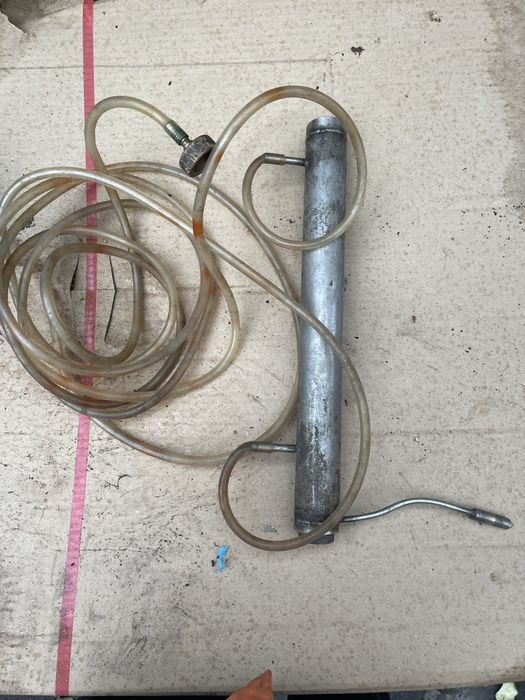 миски з латуні і тара з нержавійки