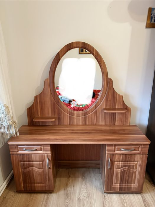 Toaletka kolor sliwa