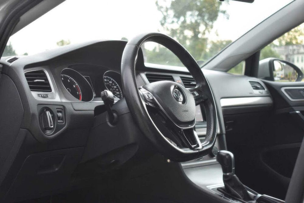 Volkswagen Golf      2015