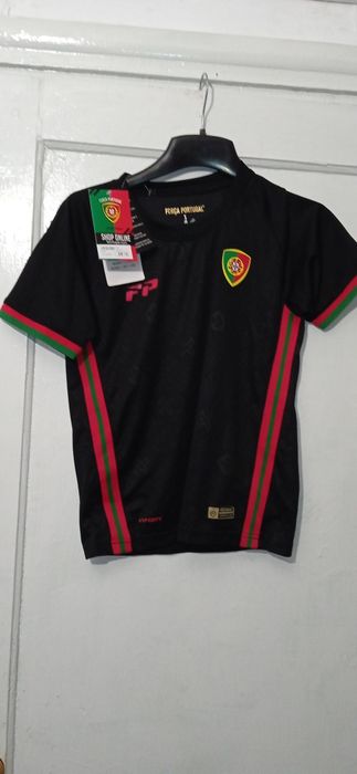 продам детскую футболку Forca Portugal