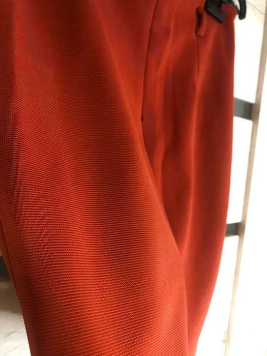 Piękna spódnica ołówkowa