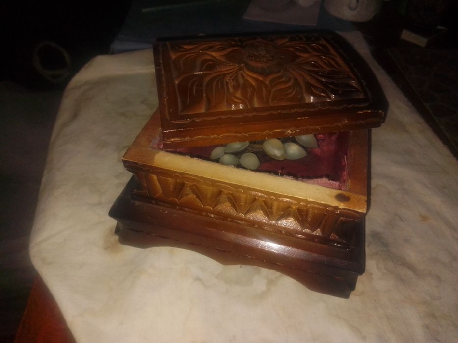 Шкатулка деревянная ручной работы