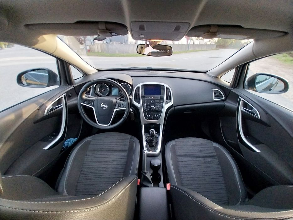 Opel Astra J Cosmo 1.4 100Cv Gasolina