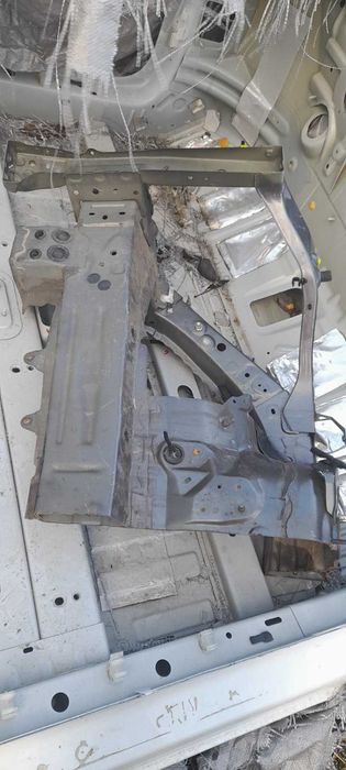 Toyota RAV4 19-24 Лонжерон правий лівий Четверть передня права ліва
