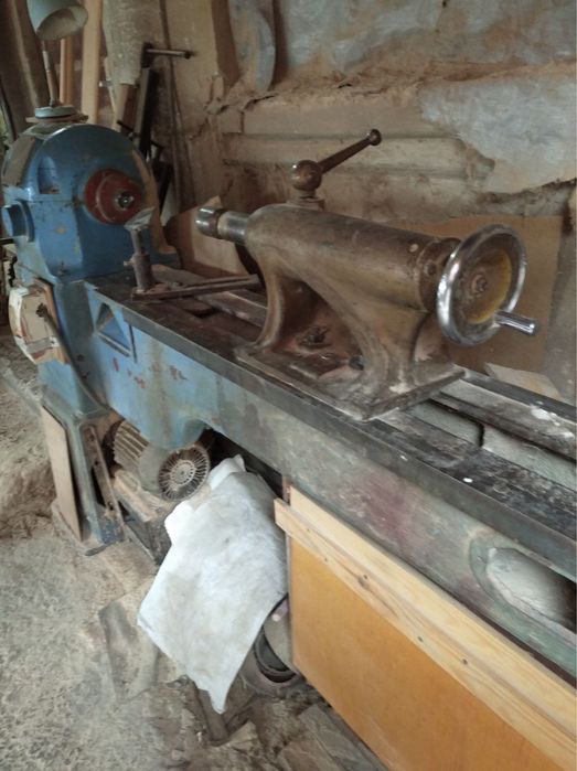 Станок токарний по дереву