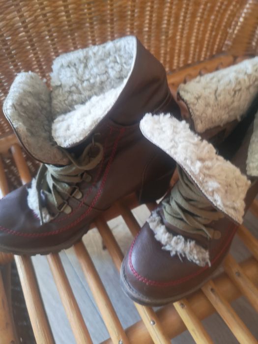 Śliczne brązowe kozaczki w stylu boho