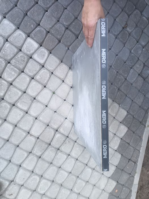 Podłoga techniczna podniesiona Mero 60x60 stopki