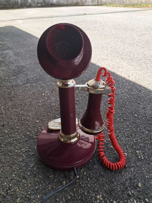 Telefone vintage antigo em estilo clássico,