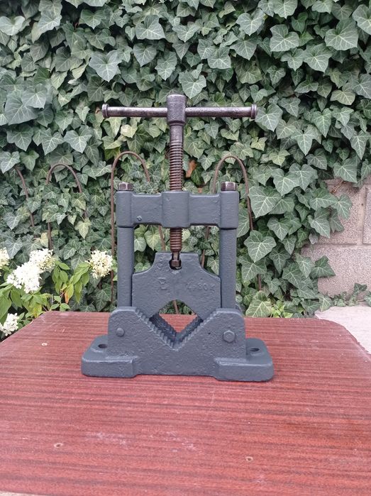 Тиски трубні СРСР