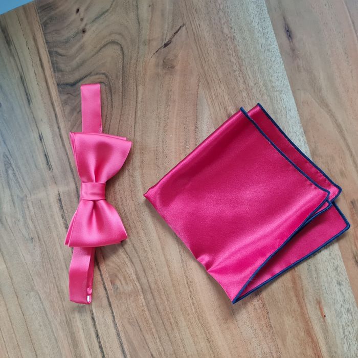 Męska czerwona muszka z podszetką nowa