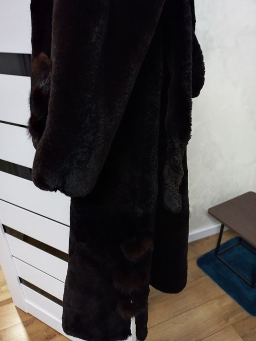 Продається шуба з бобрика