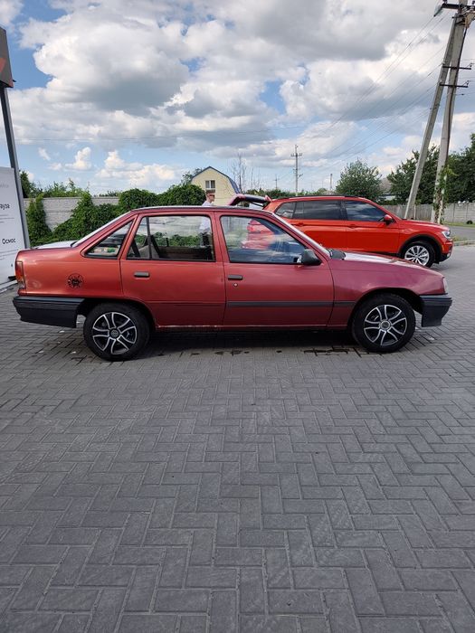 Продам Опель Кадет 1.3