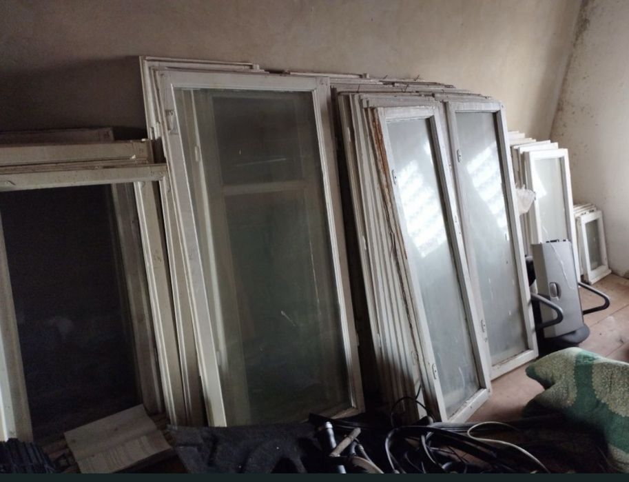 Продам дубові вікна з склом