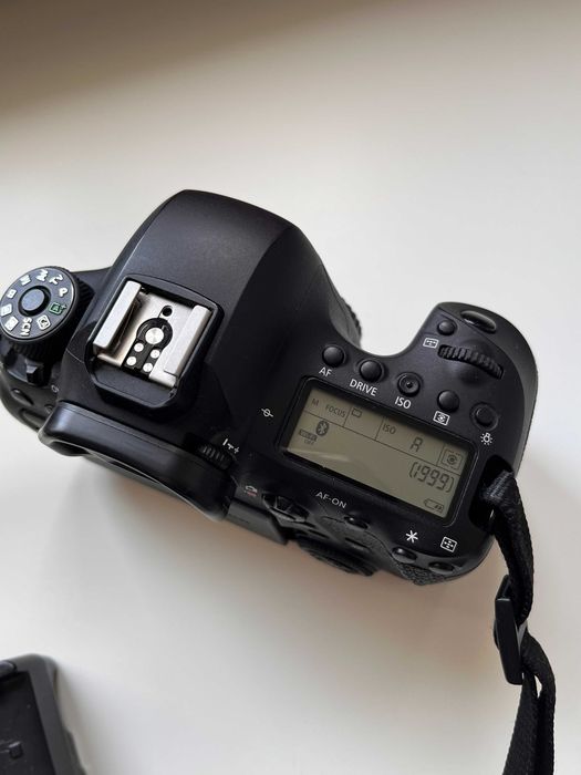Sprzedam Canon EOS 6D Mark II + Canon EF 50mm f/1.8 STM
